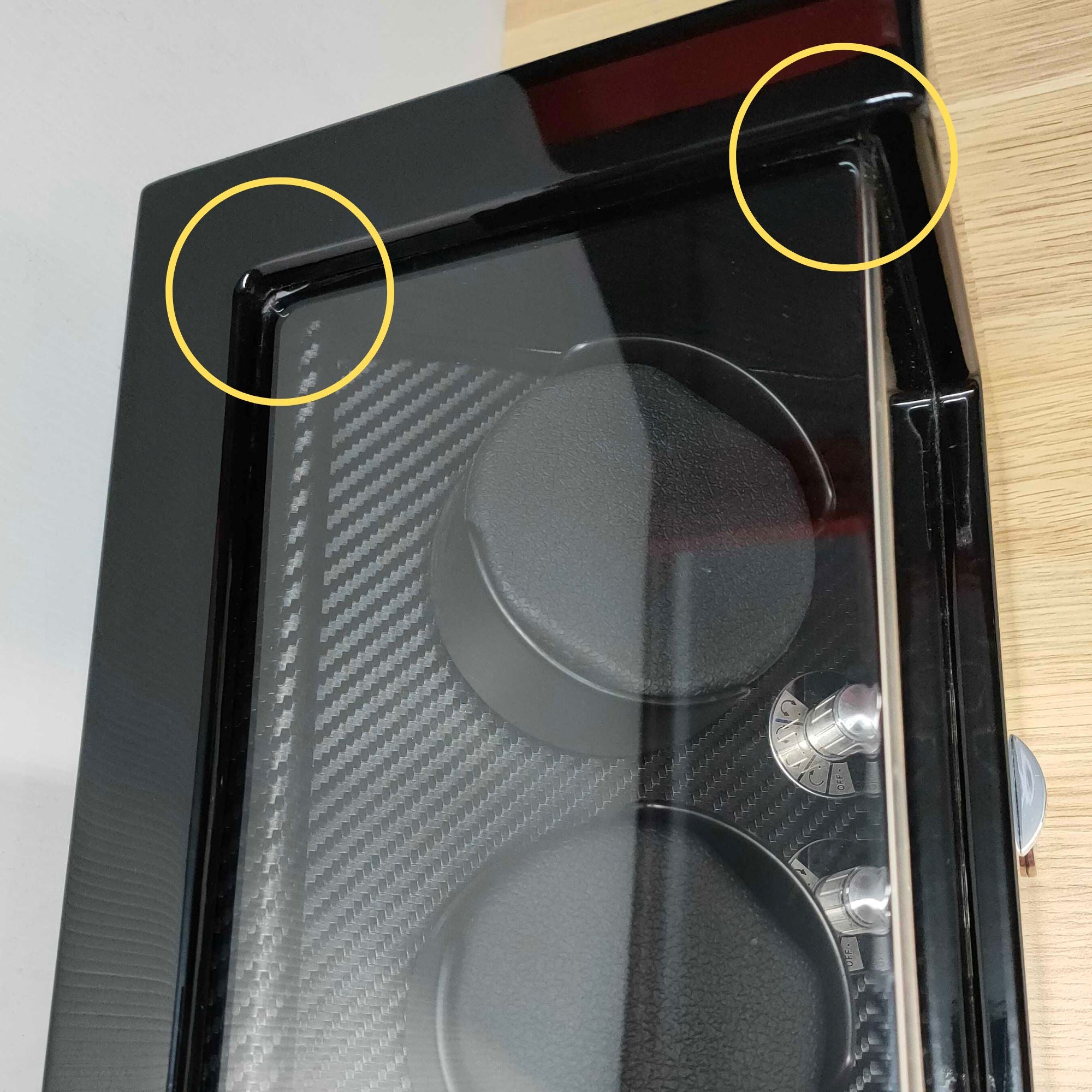 Seconds - Waratah Black Carbon Fibre Watch Winder Box for 2 Watches (a) Seconds Clinks