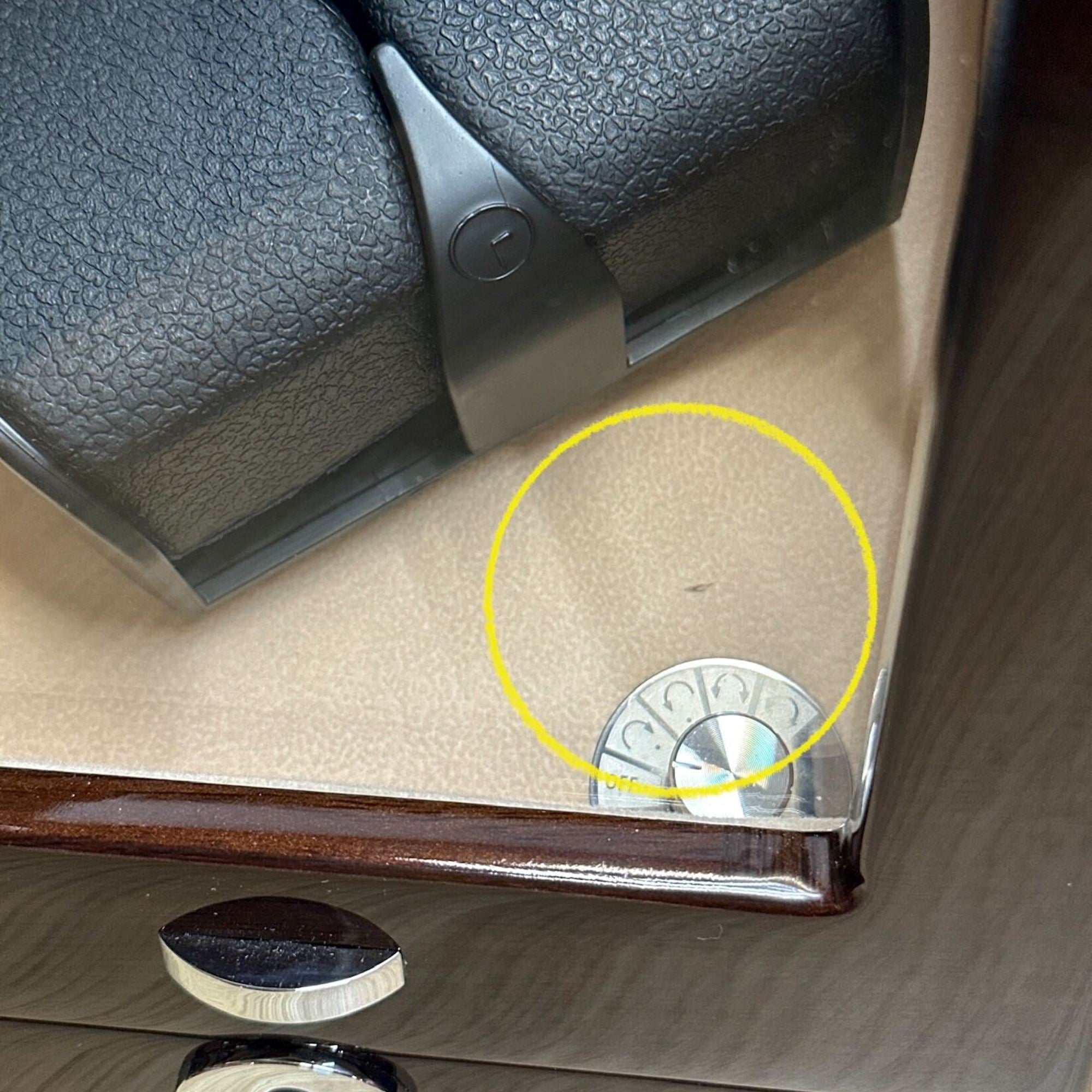 Seconds - Lindeman Mahogany Watch Winder Box for 2 Watches (Single Rotor) Seconds Clinks 